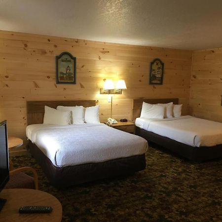 Great Mackinaw Beachfront Hotel Mackinaw City Ngoại thất bức ảnh